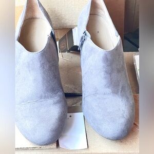 Naturalizer N5 Comfort Women’s Boot Grey Zip Up Suede Shoe Size  Made Vietnam.